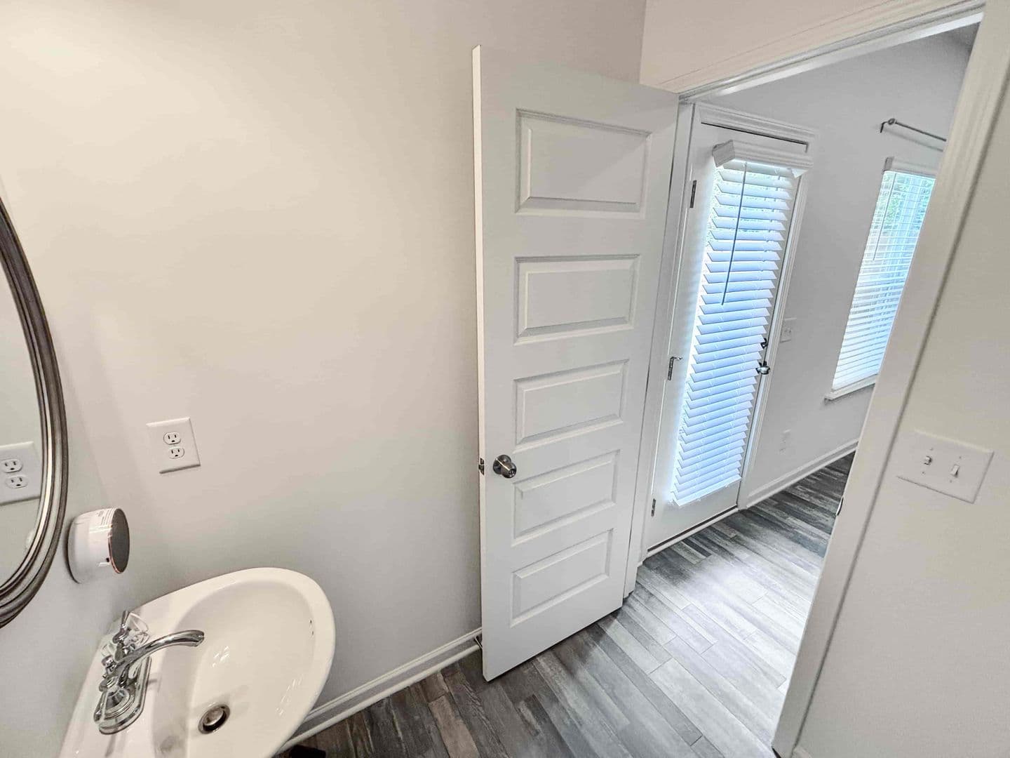 Mableton House: 5784 Silver Lake Dr