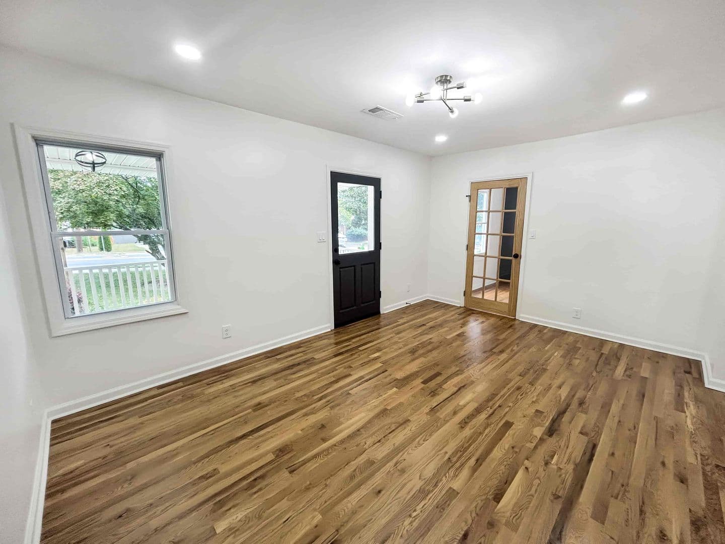 Marietta House: 230 Aviation Rd SE