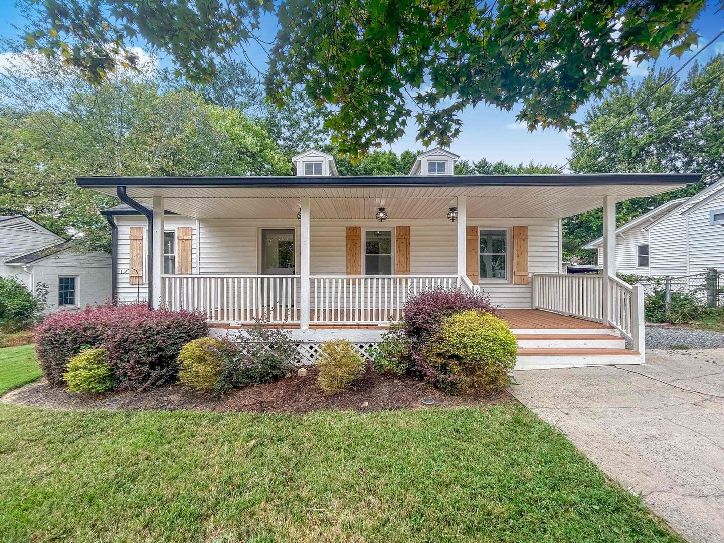 Marietta House: 230 Aviation Rd SE