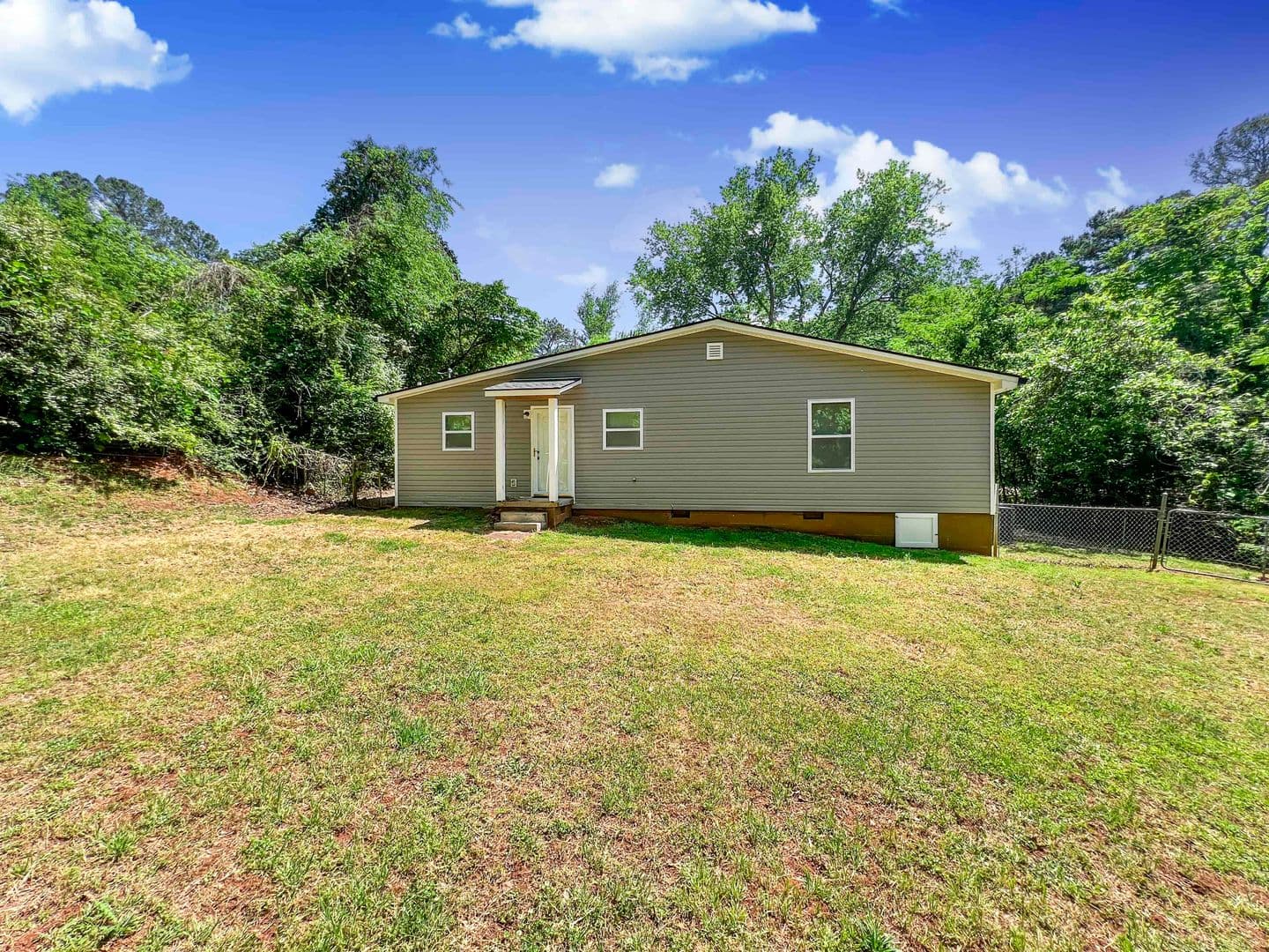 Cartersville House: 18 Mockingbird Drive