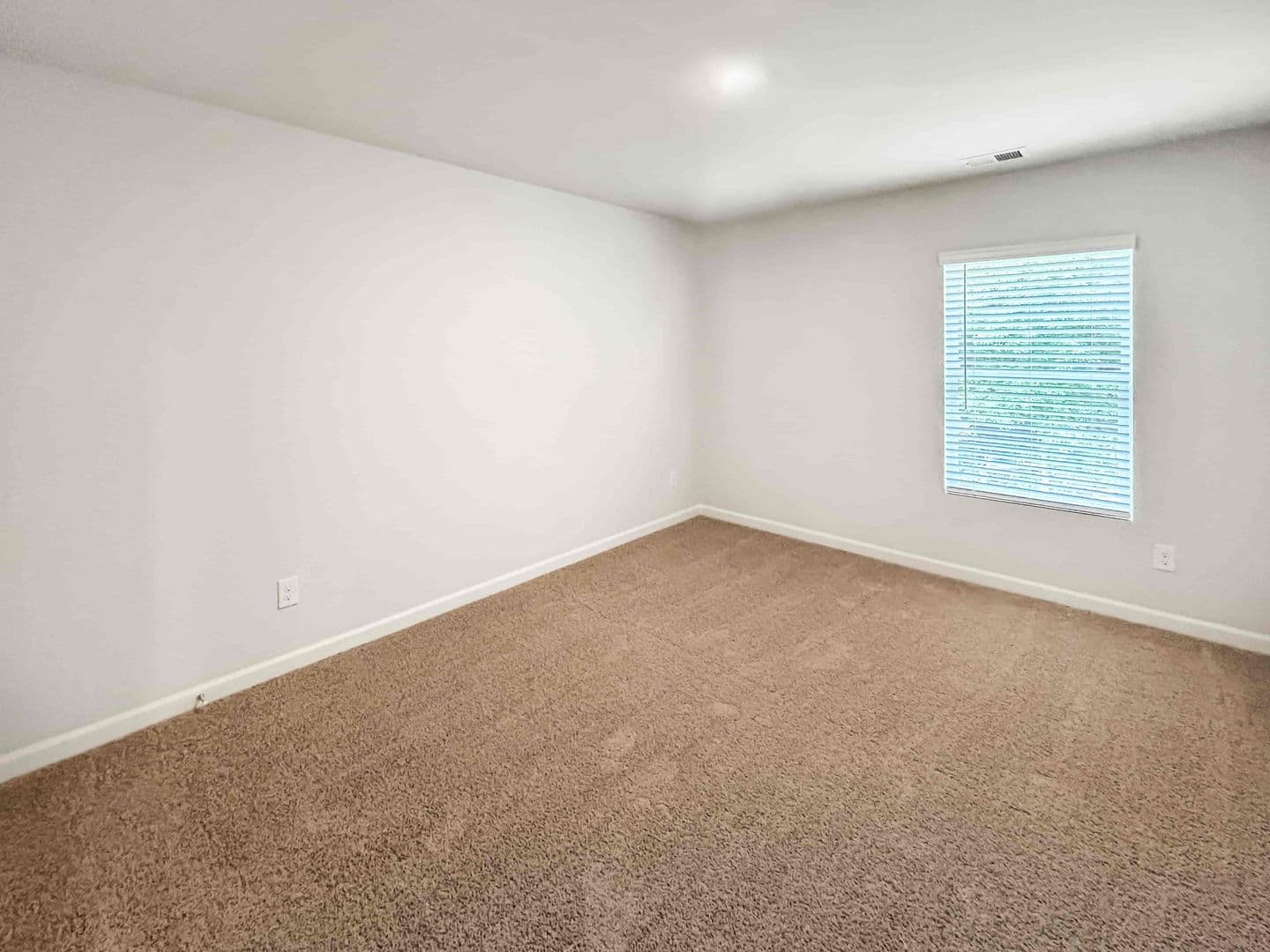 Dallas House: 329 Creekview Wy