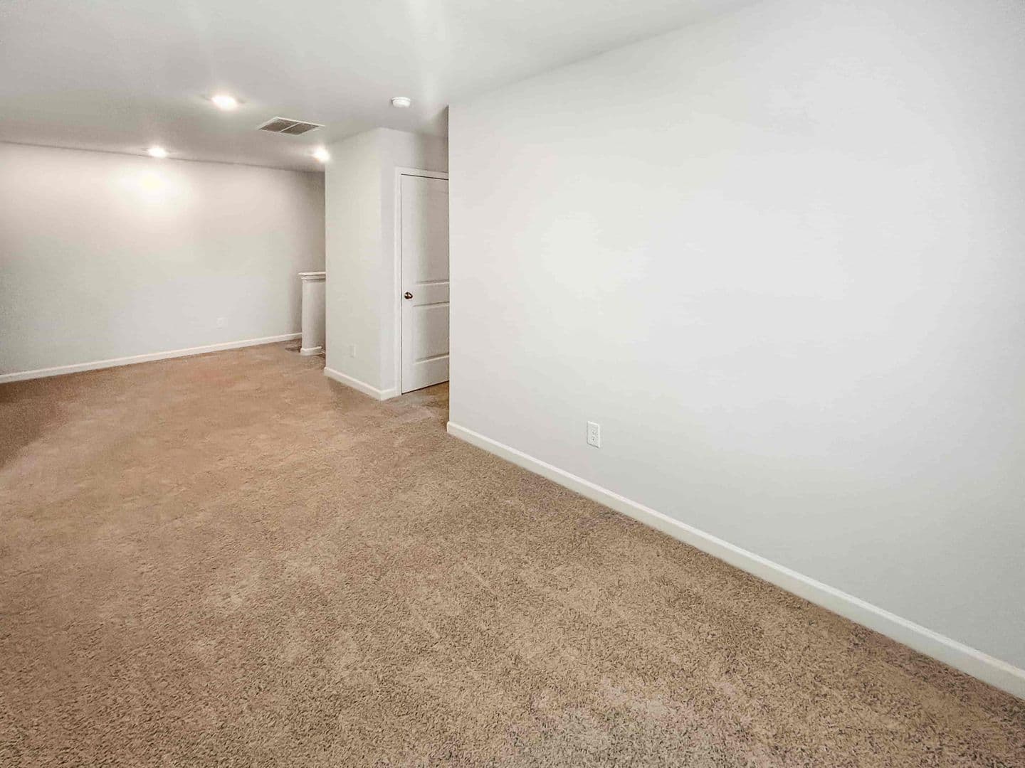 Dallas House: 329 Creekview Wy