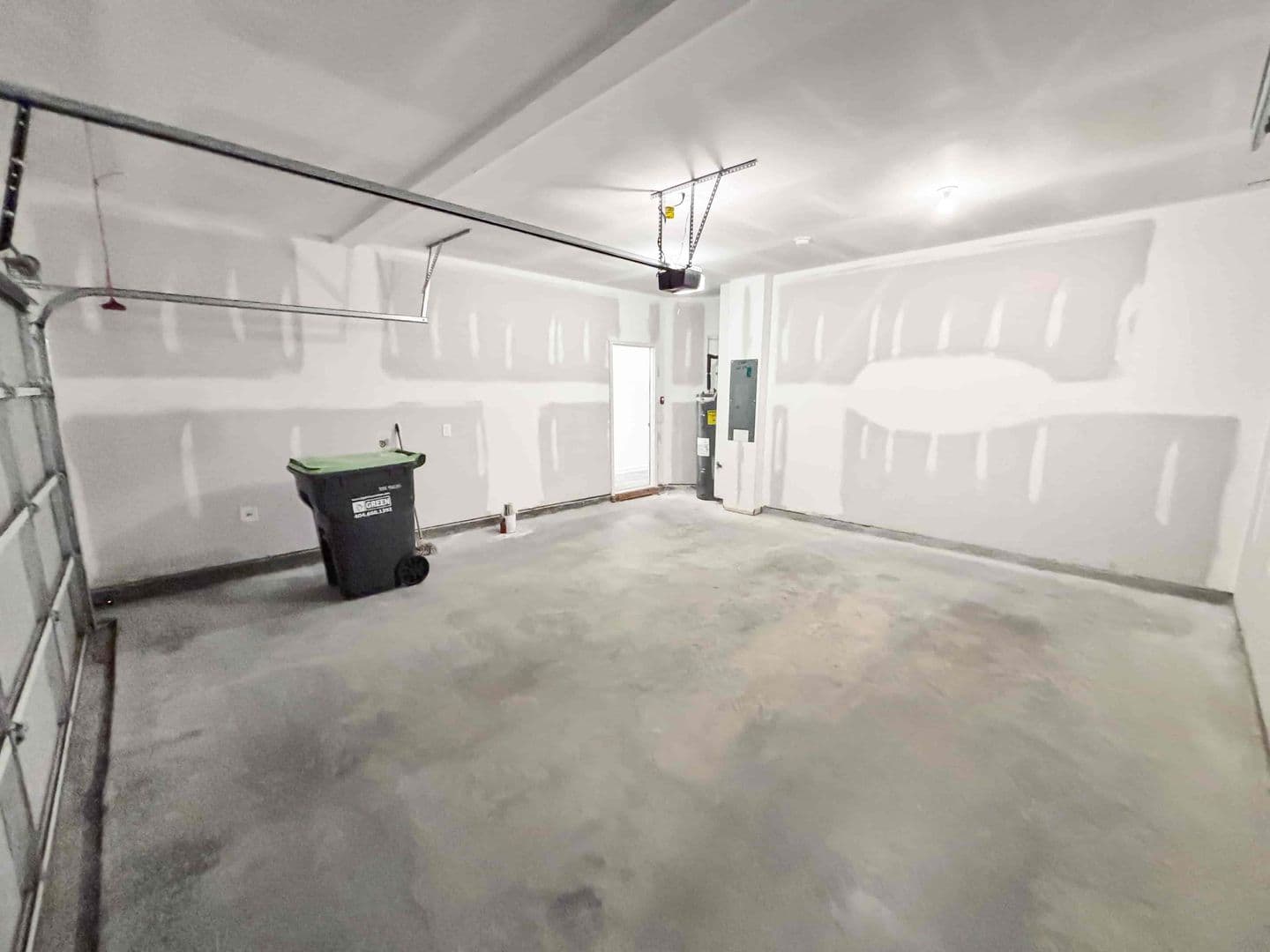 Mableton House: 5784 Silver Lake Dr