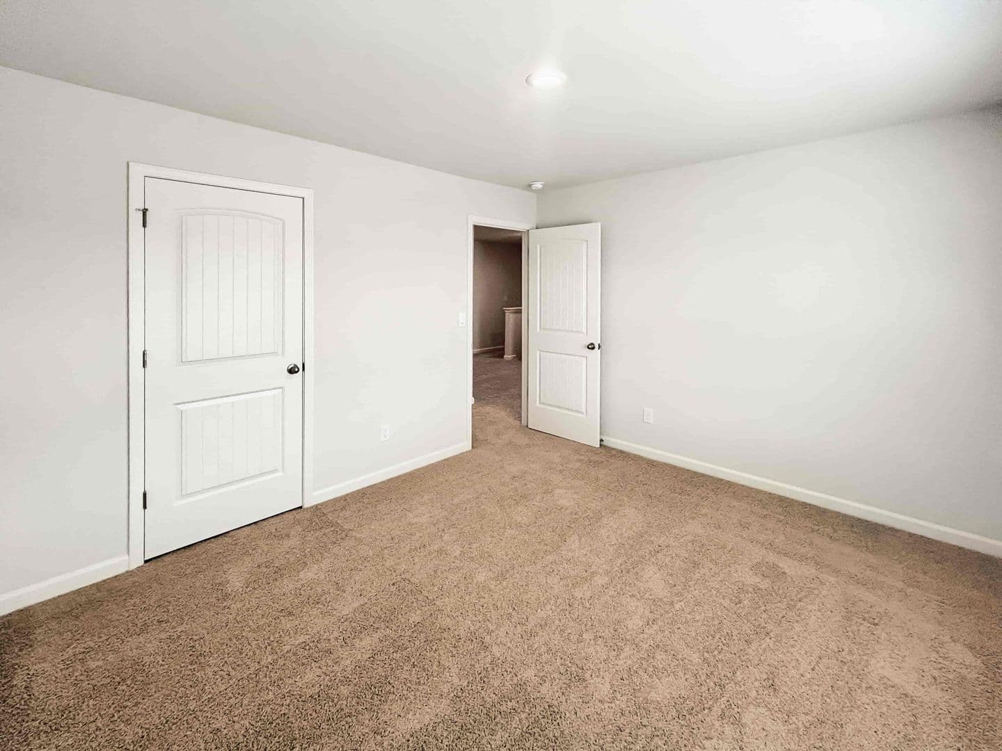 Dallas House: 329 Creekview Wy