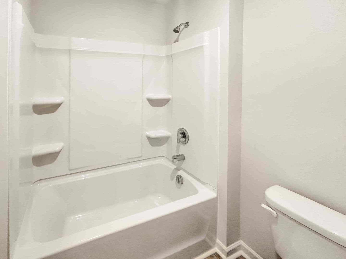 Dallas House: 329 Creekview Wy