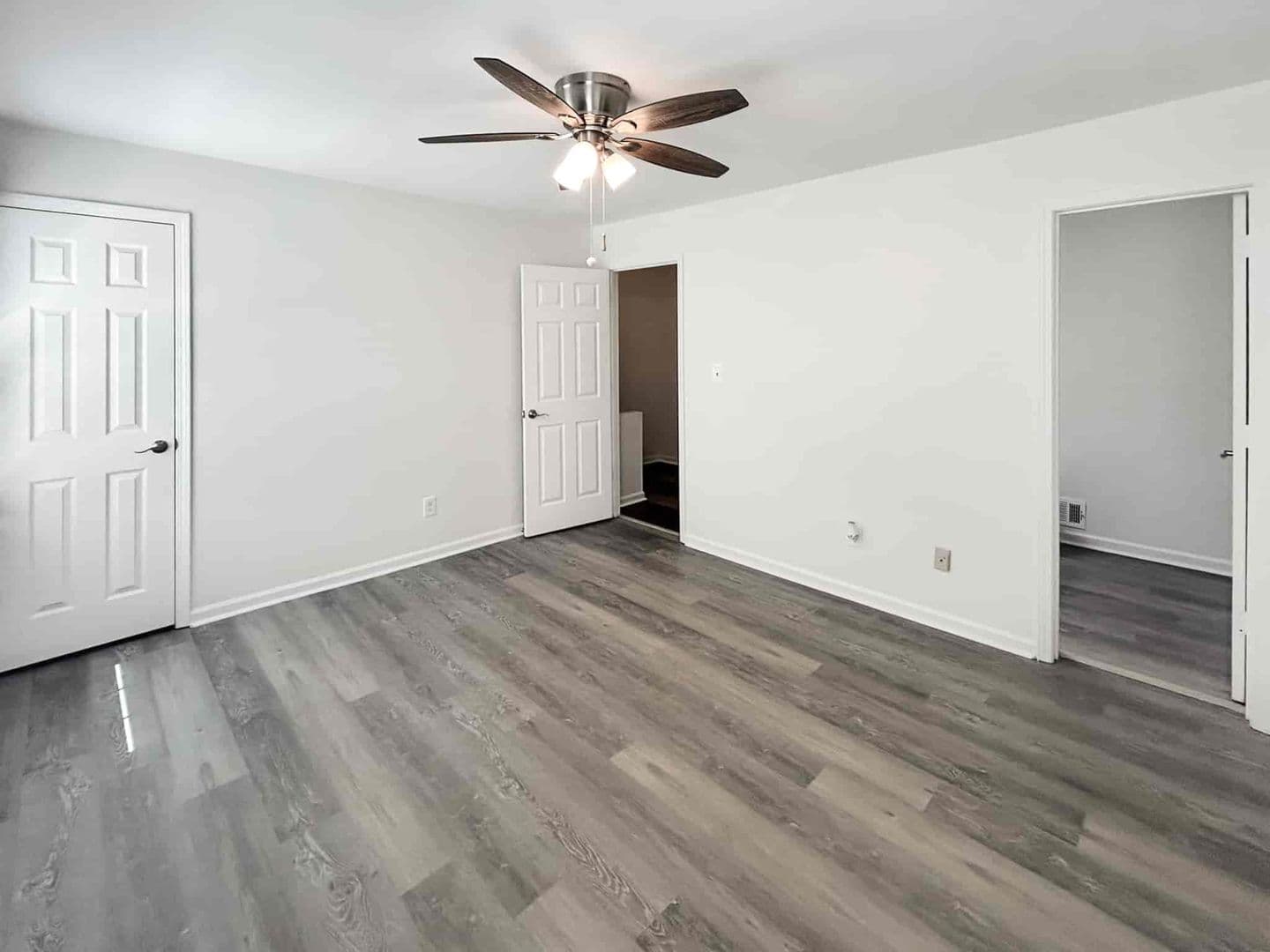Smyrna House: 1044 Oaks Pkwy Se