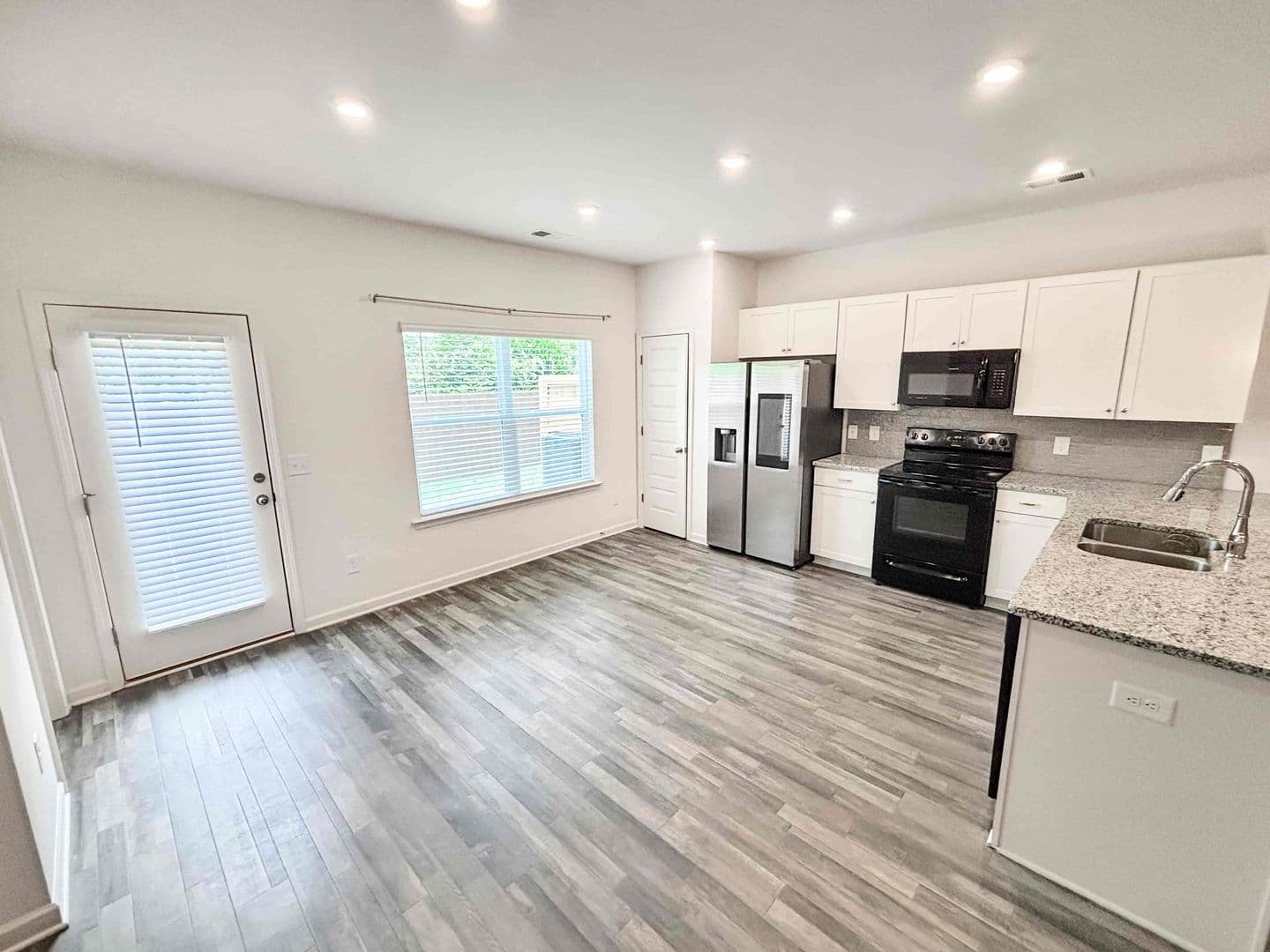 Mableton House: 5784 Silver Lake Dr