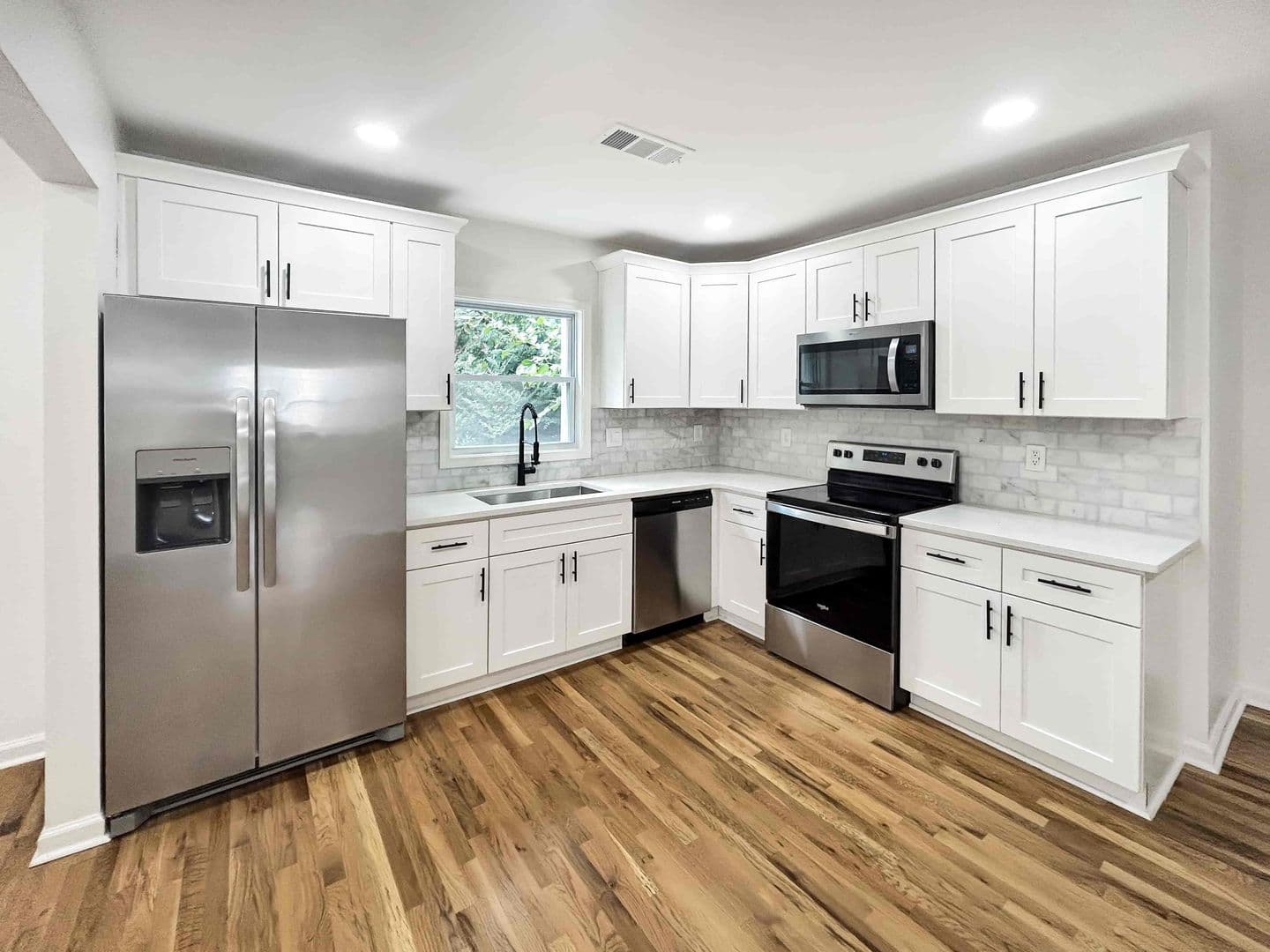 Marietta House: 230 Aviation Rd SE