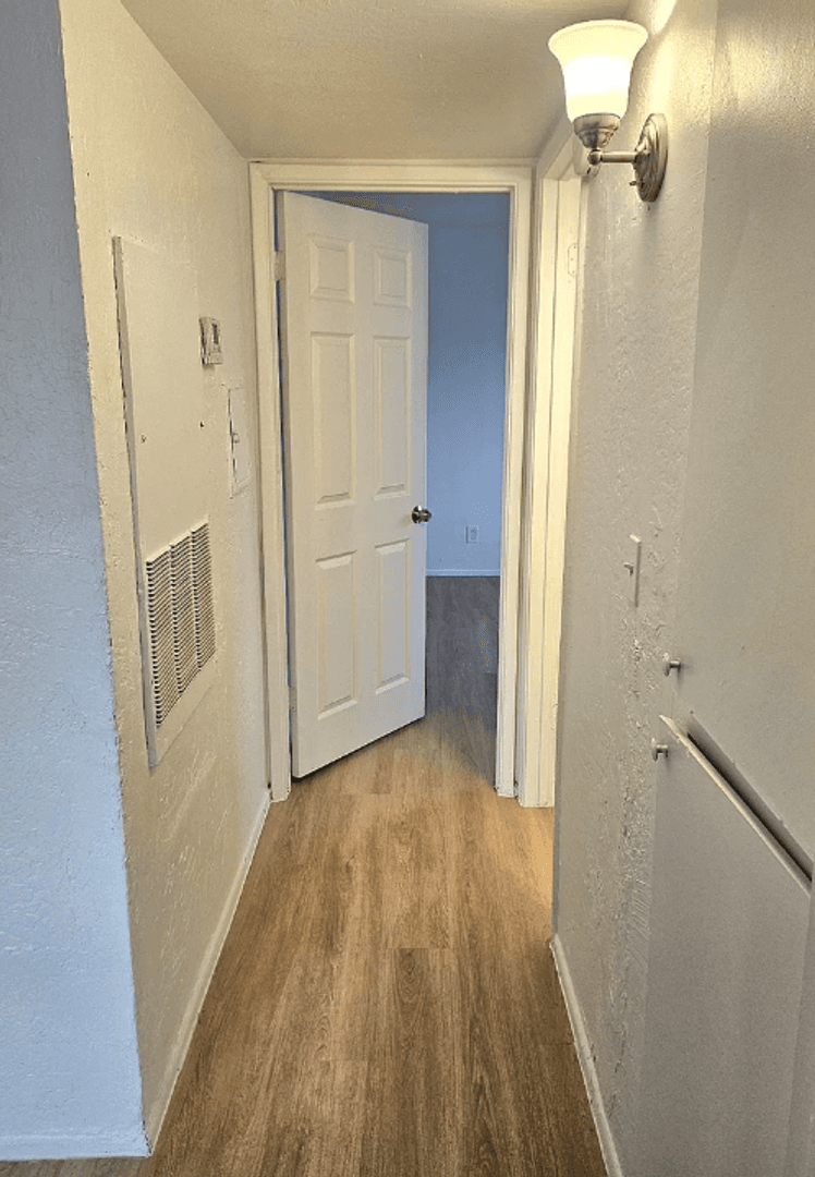 Phoenix Apartment: 510 E Hatcher Rd