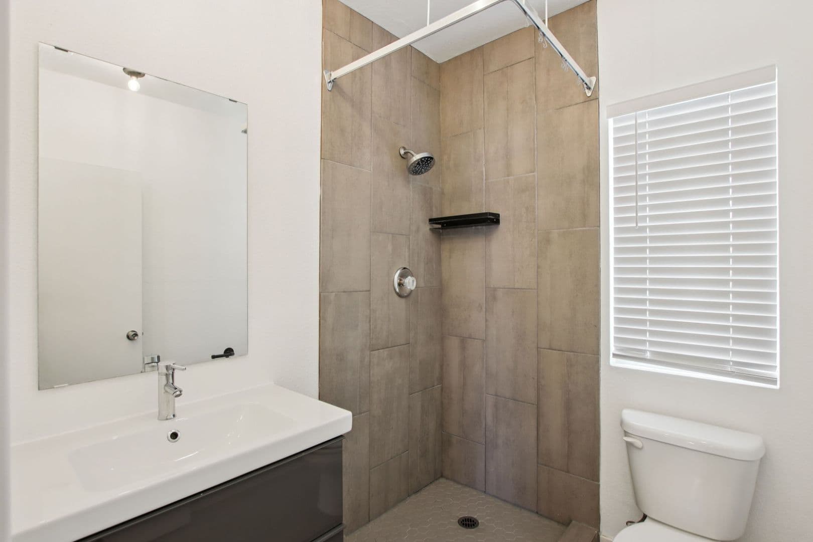 Phoenix Apartment: 1805 E Indian School Rd