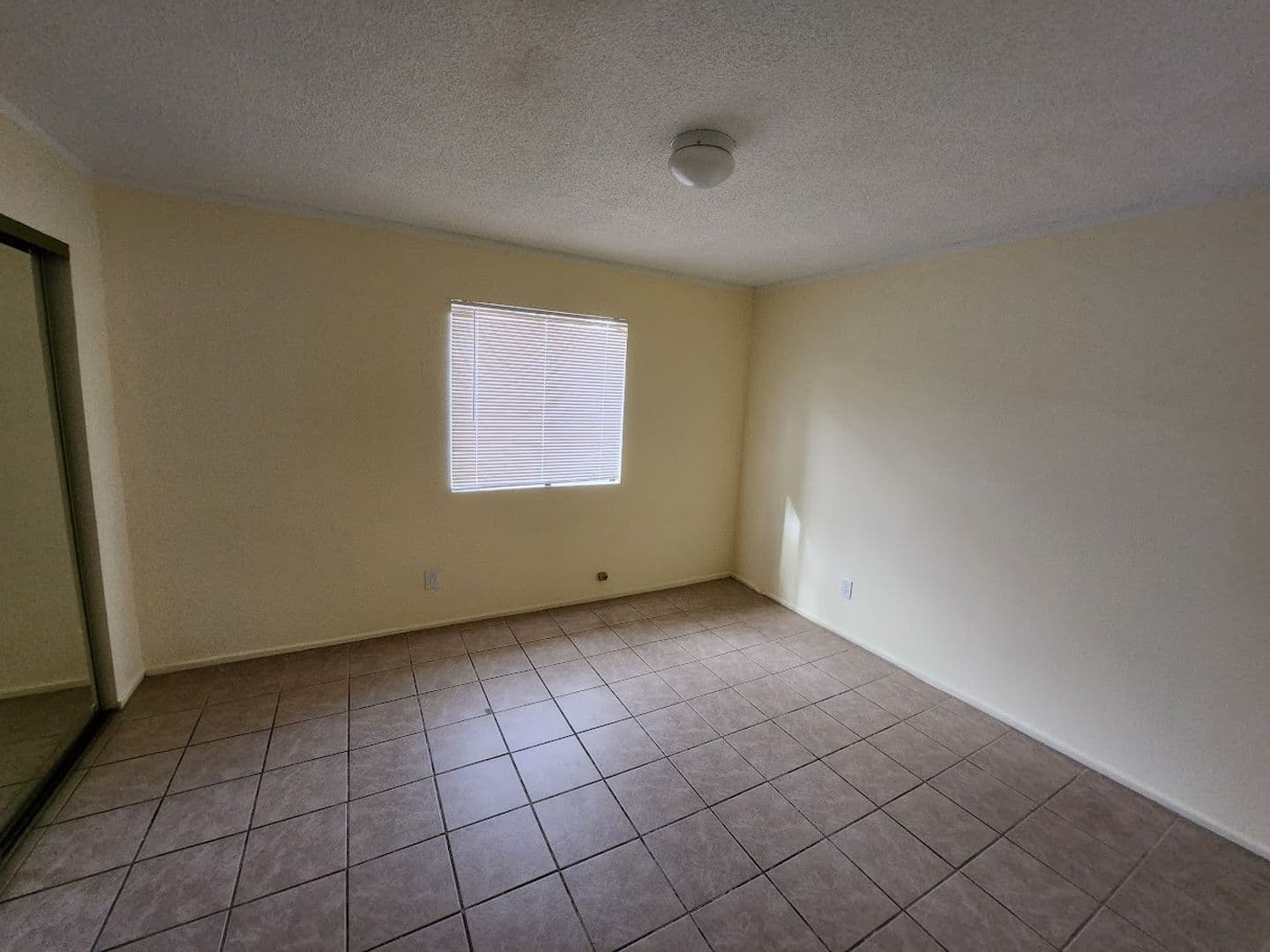 Phoenix Apartment: 2725 E. Tierra Buena Ln
