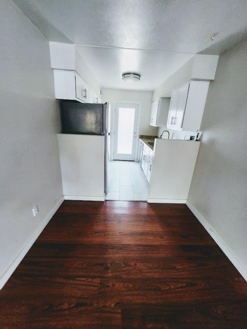 Tempe Apartment: 402 S. Beck Ave