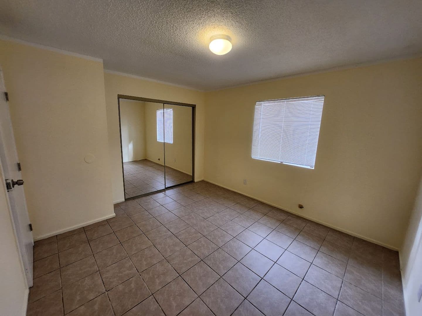 Phoenix Apartment: 2725 E. Tierra Buena Ln