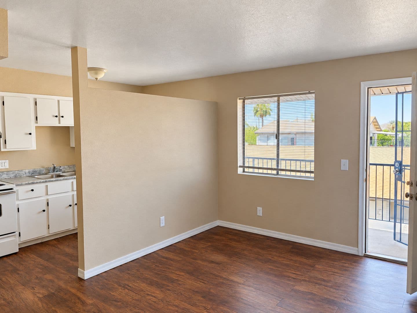 Phoenix Apartment: 1448-1452 E Cinnabar Ave