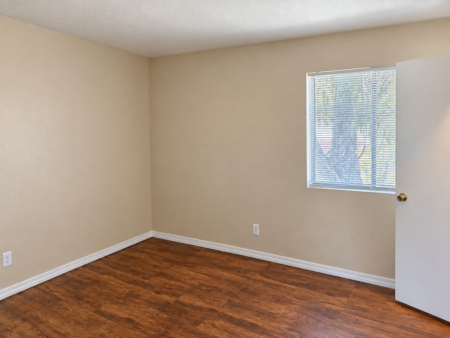 Phoenix Apartment: 1448-1452 E Cinnabar Ave