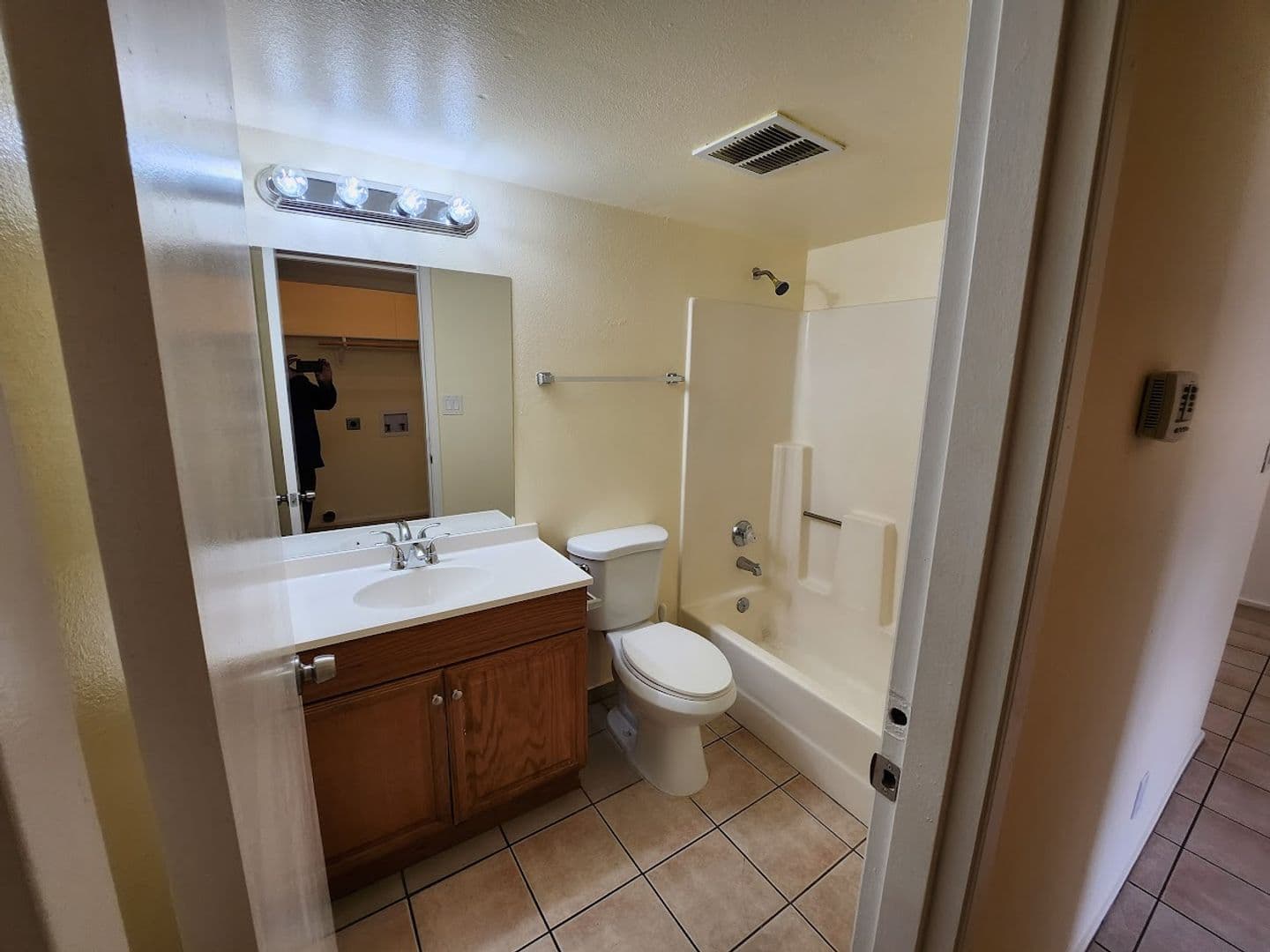 Phoenix Apartment: 2725 E. Tierra Buena Ln