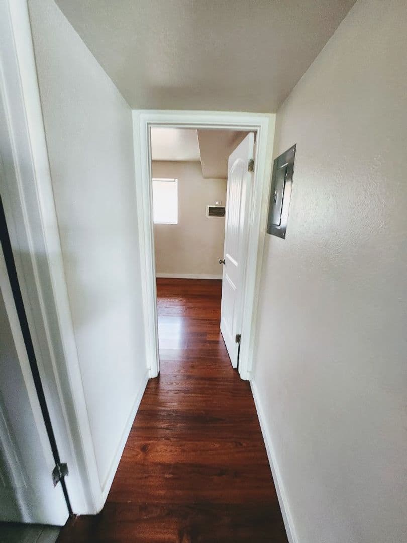 Tempe Apartment: 402 S. Beck Ave