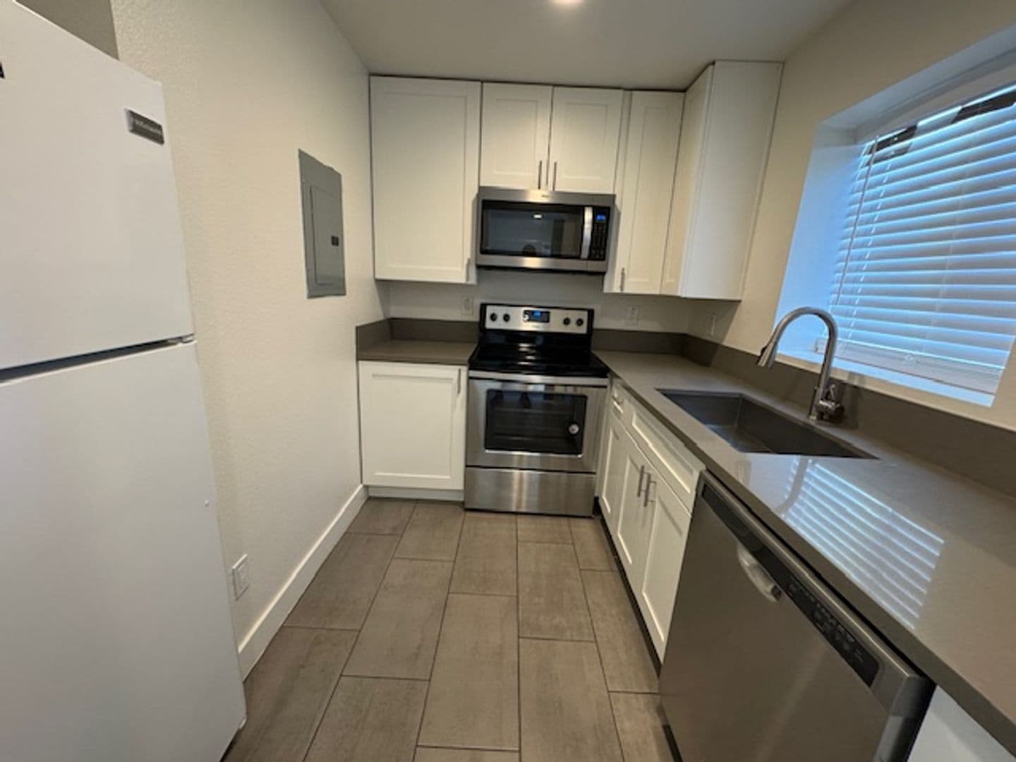 Phoenix Apartment: 646 N. 10th Ave