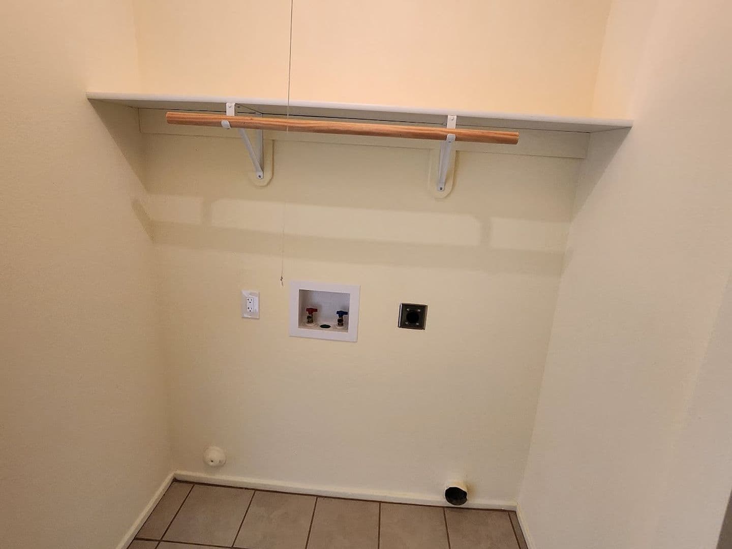 Phoenix Apartment: 2725 E. Tierra Buena Ln