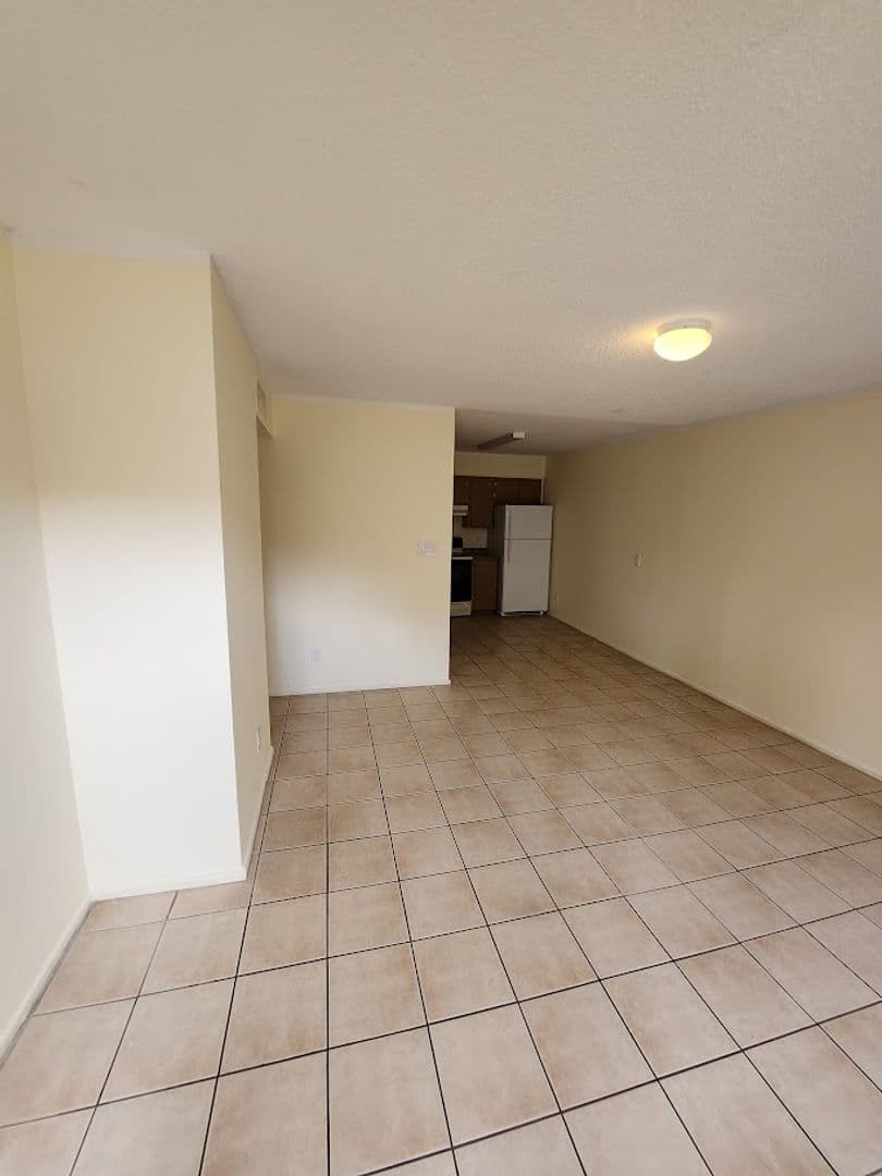 Phoenix Apartment: 2725 E. Tierra Buena Ln