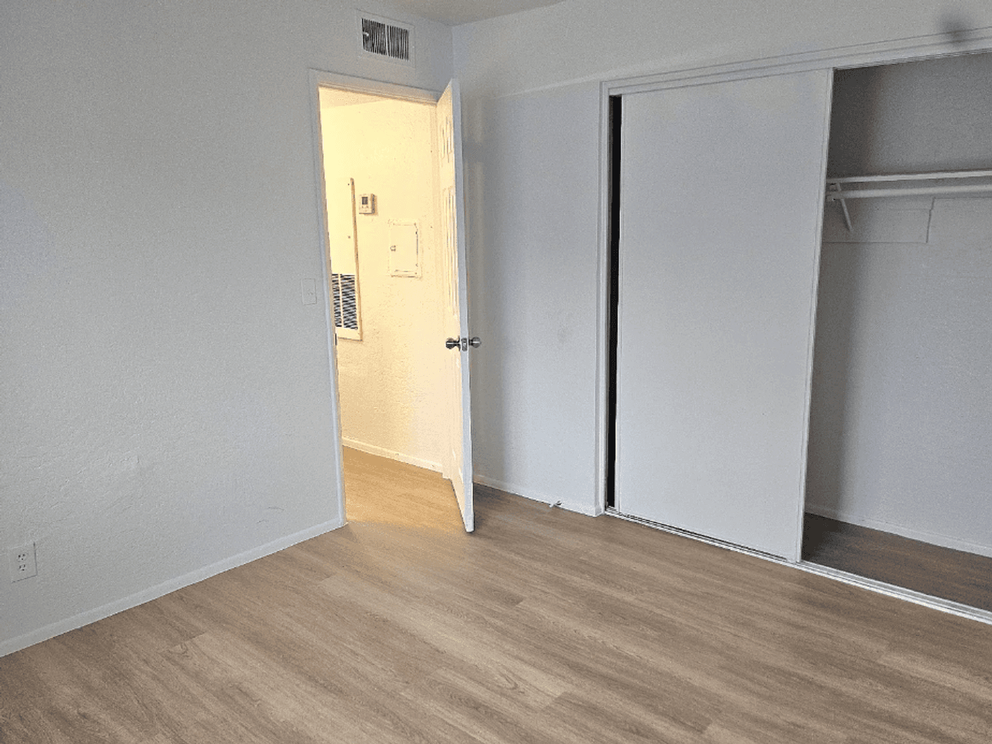 Phoenix Apartment: 510 E Hatcher Rd