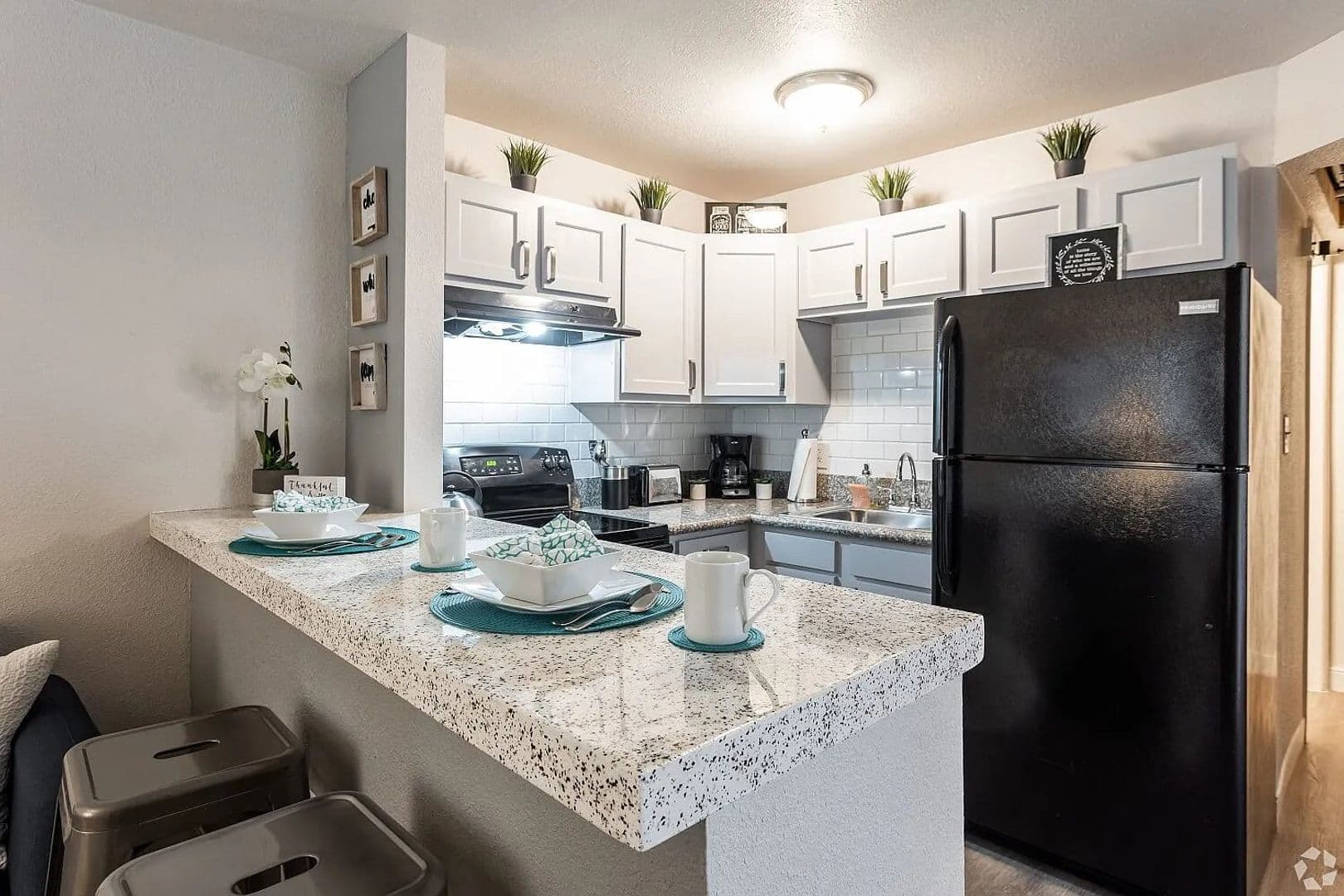 Phoenix Apartment: 8818 S Central Ave
