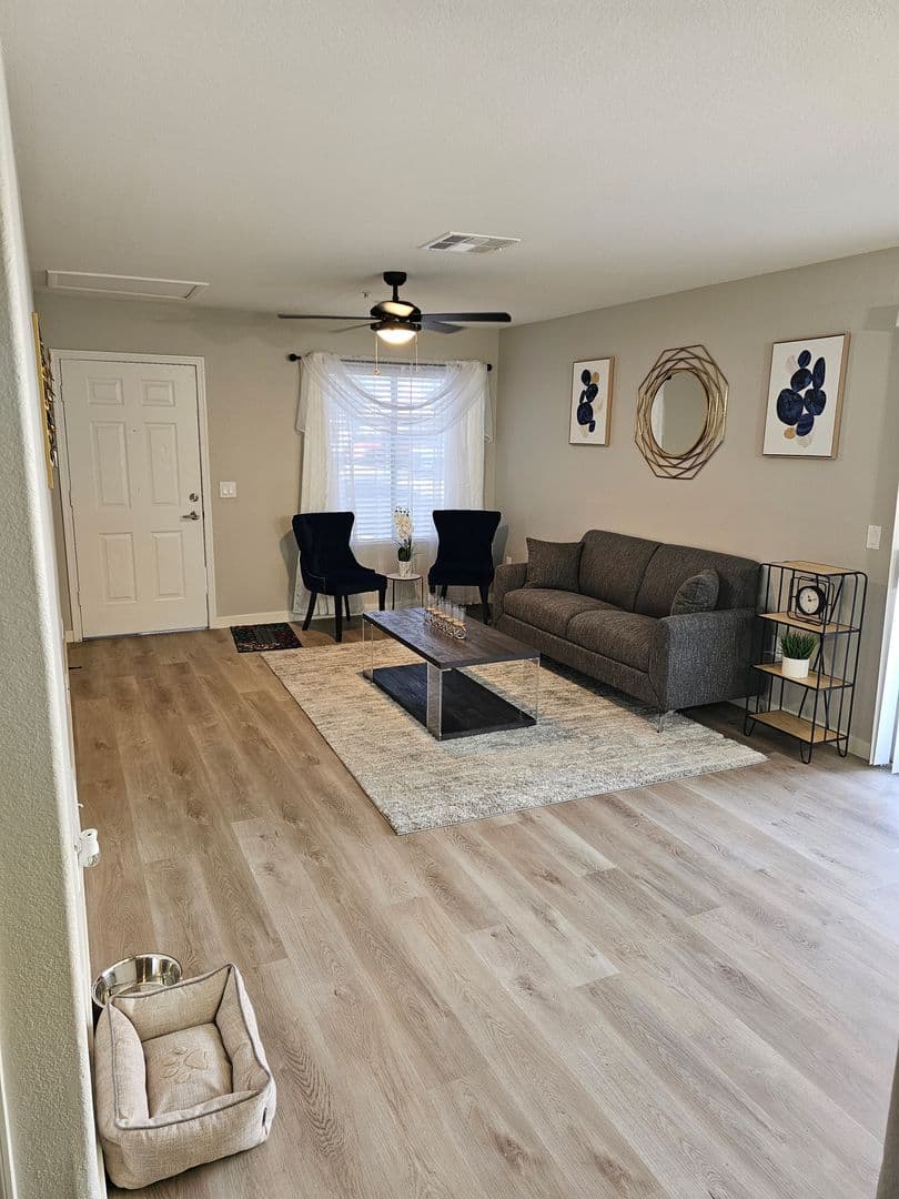 Peoria Townhome: 8930 W. Monroe St