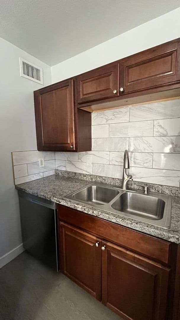 Phoenix Apartment: 433-439 W. Osborn Rd