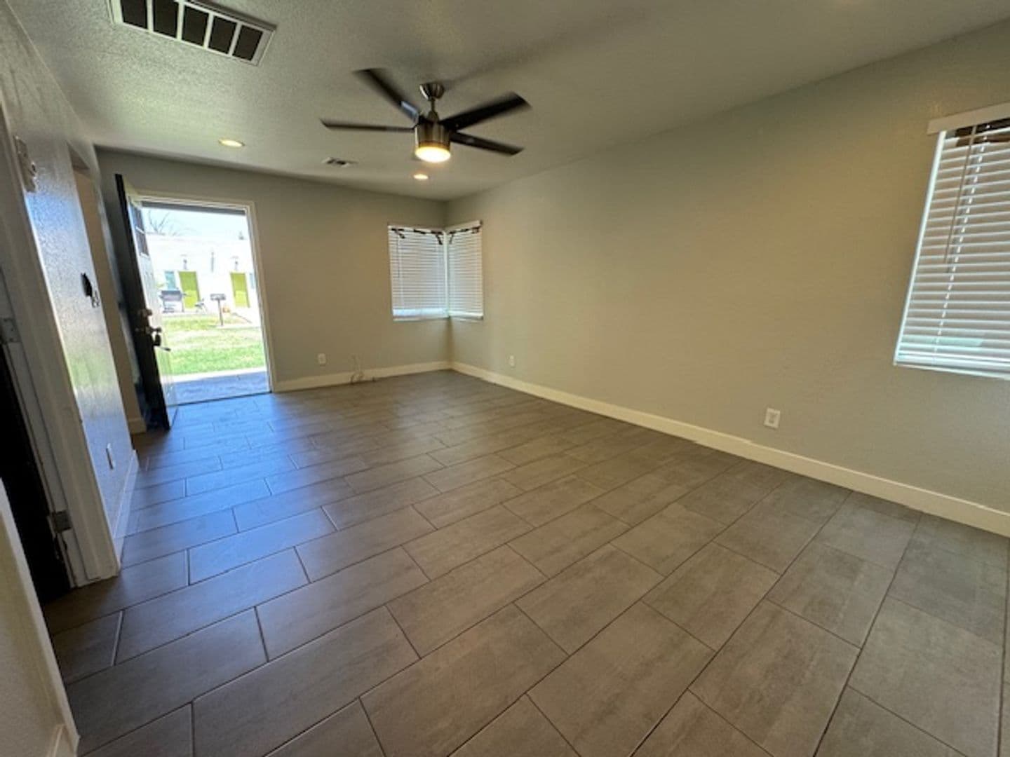 Phoenix Apartment: 646 N. 10th Ave