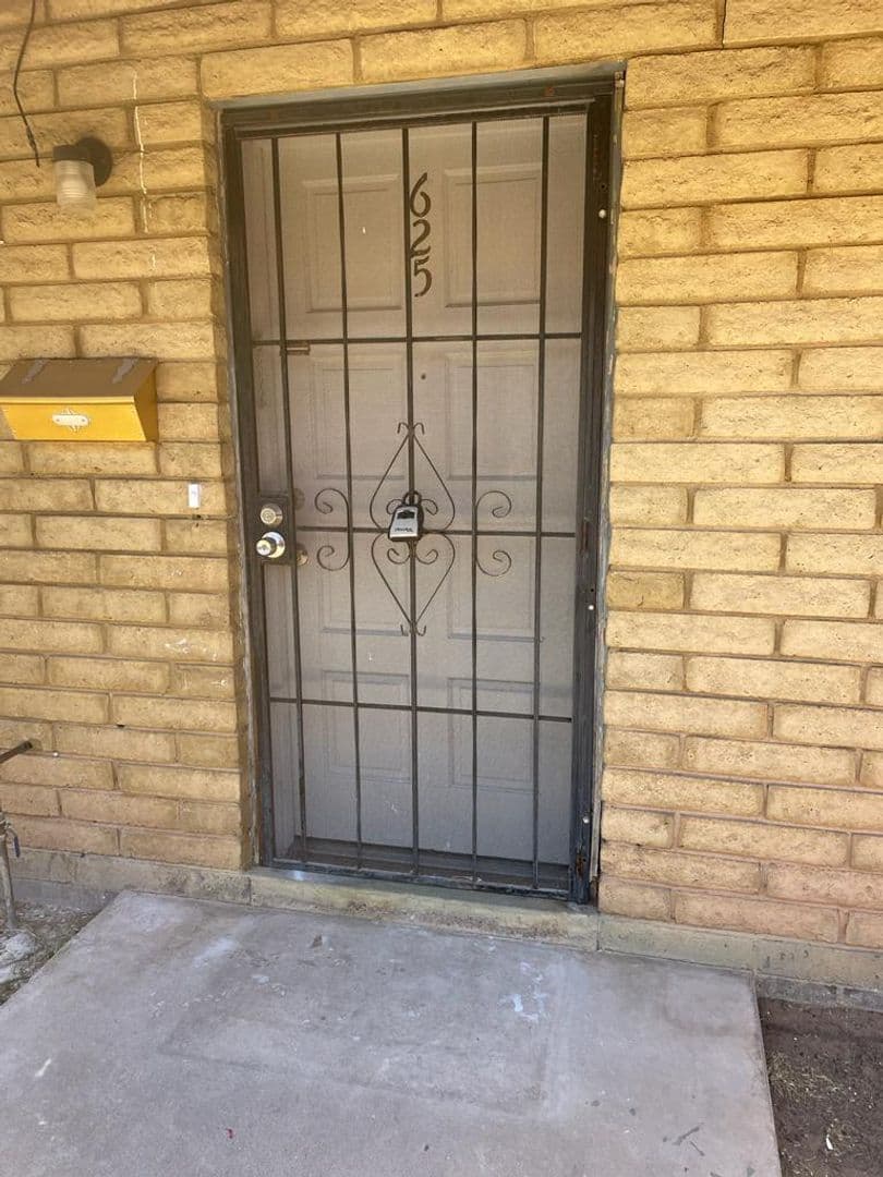 Mesa Apartment: 617-633 W. 5th Ave