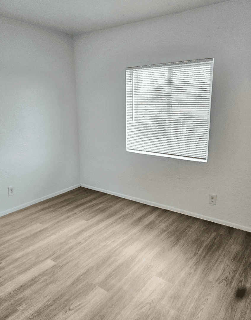 Phoenix Apartment: 510 E Hatcher Rd