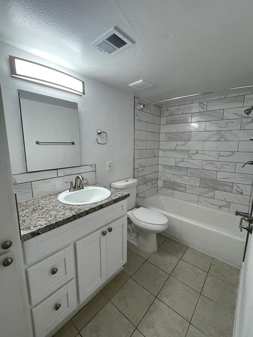 Mesa Apartment: 617-633 W. 5th Ave