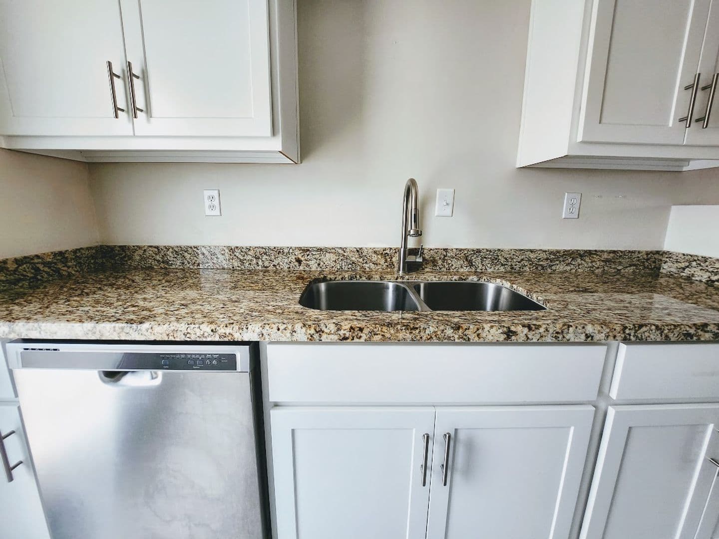 Tempe Apartment: 402 S. Beck Ave