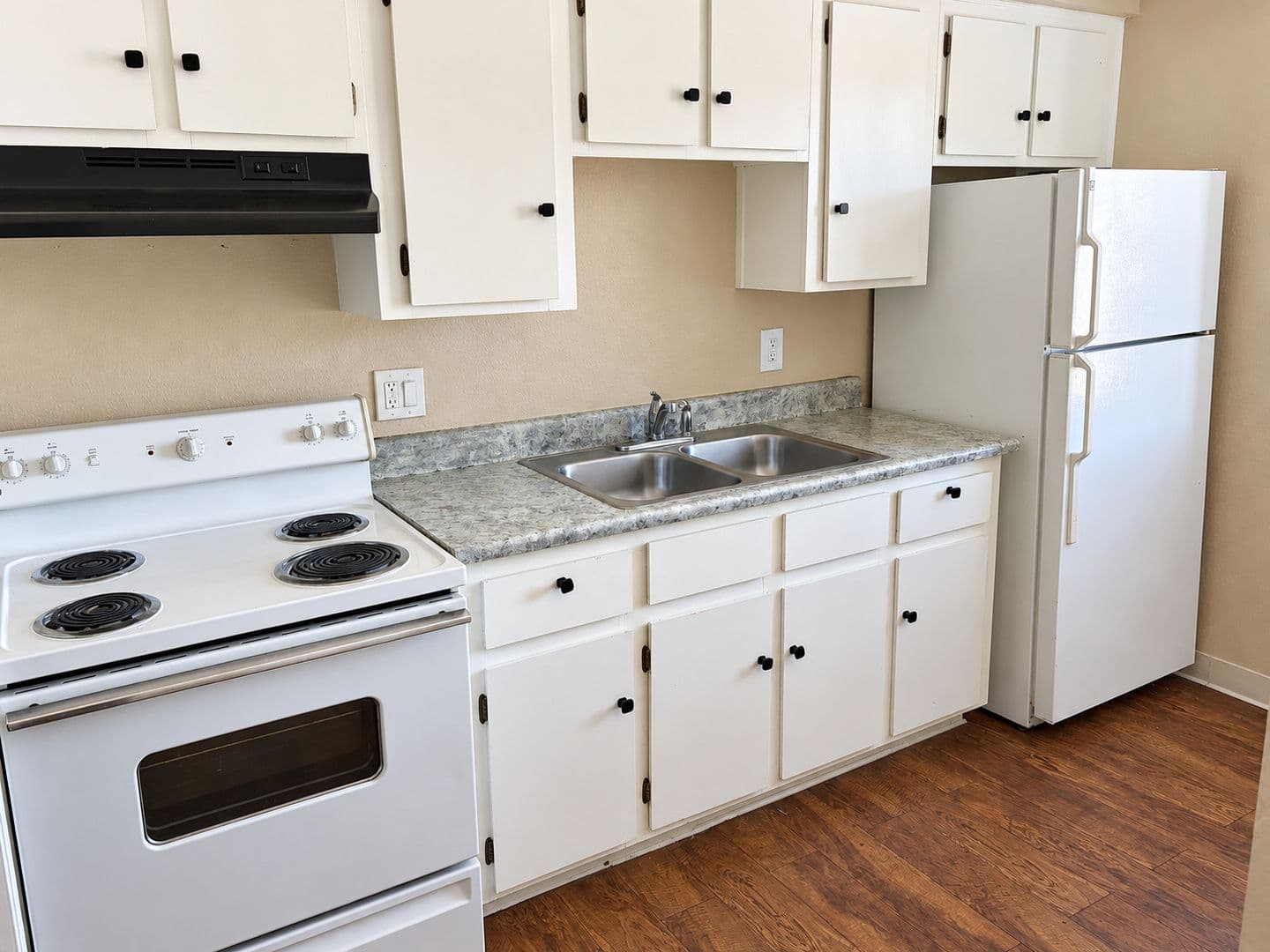 Phoenix Apartment: 1448-1452 E Cinnabar Ave