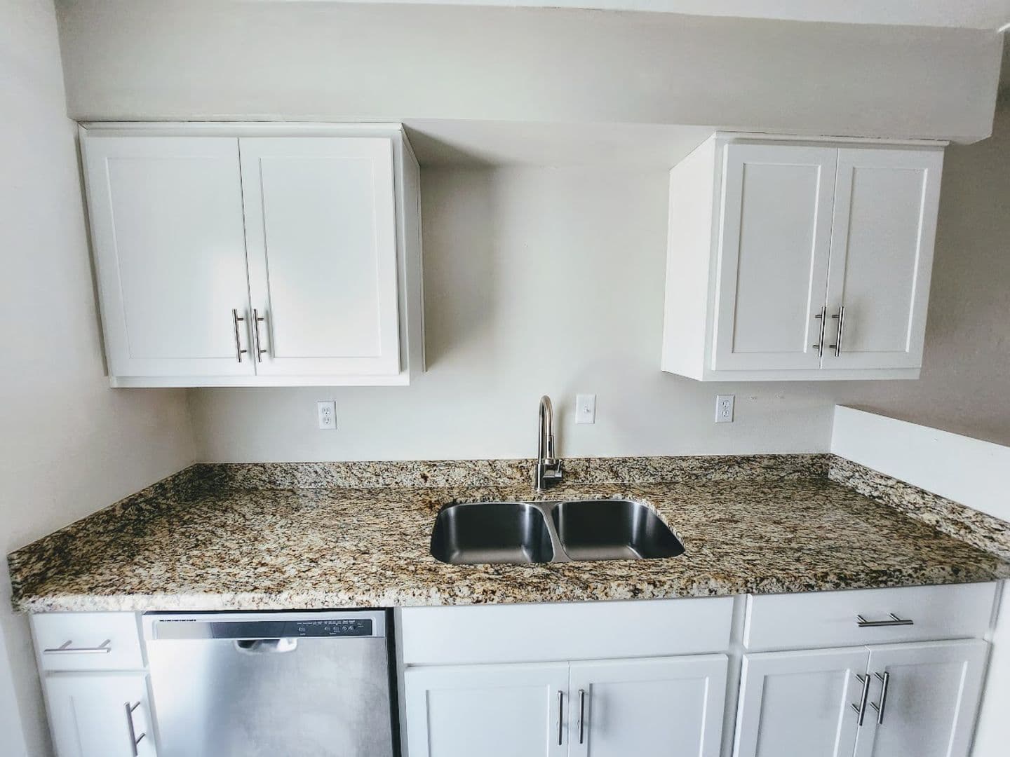 Tempe Apartment: 402 S. Beck Ave