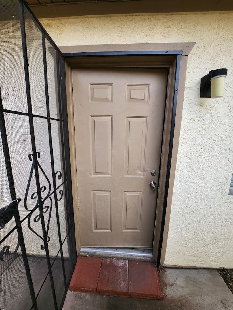 Phoenix Apartment: 2725 E. Tierra Buena Ln