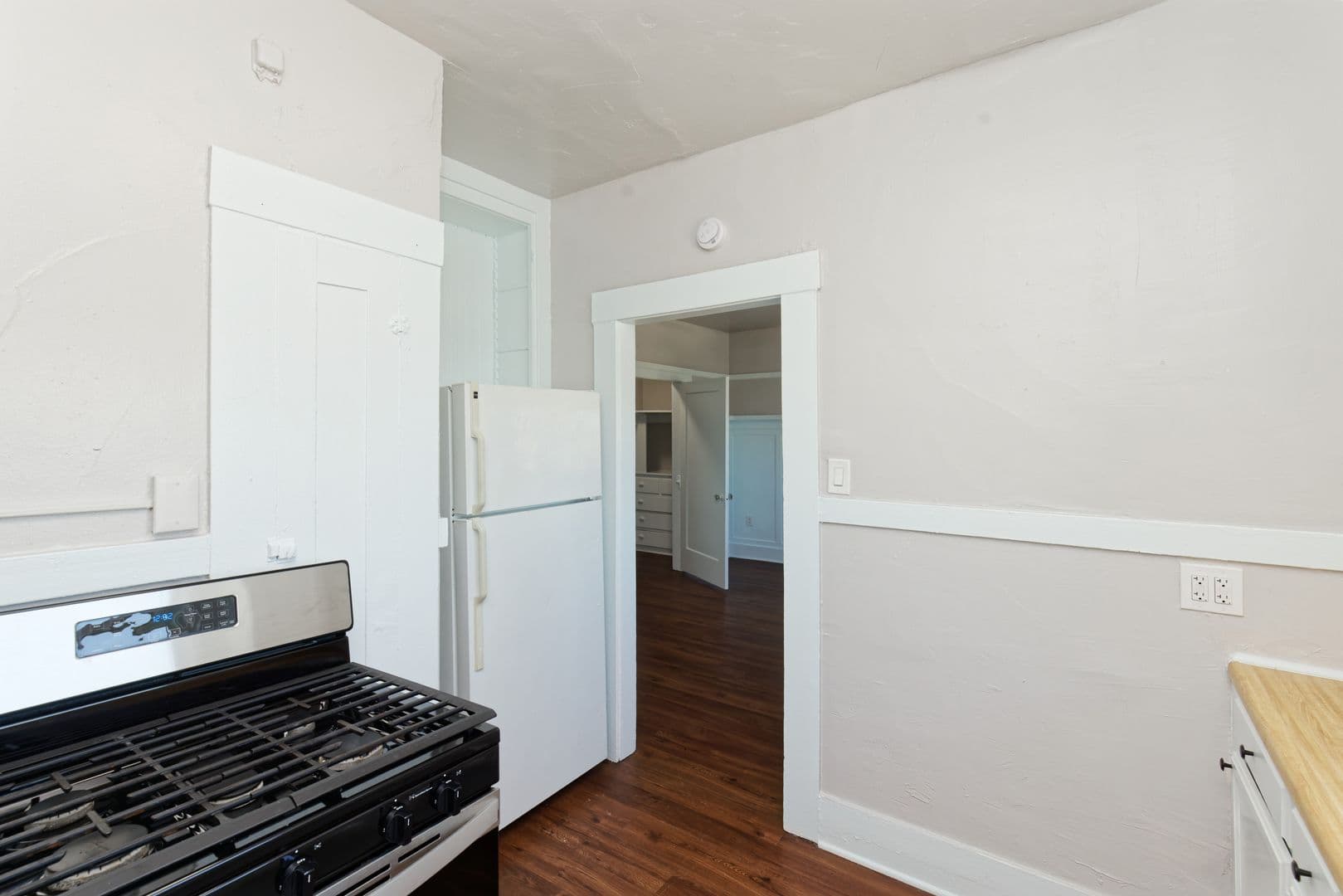 Vallejo Apartment: 807 Sutter St