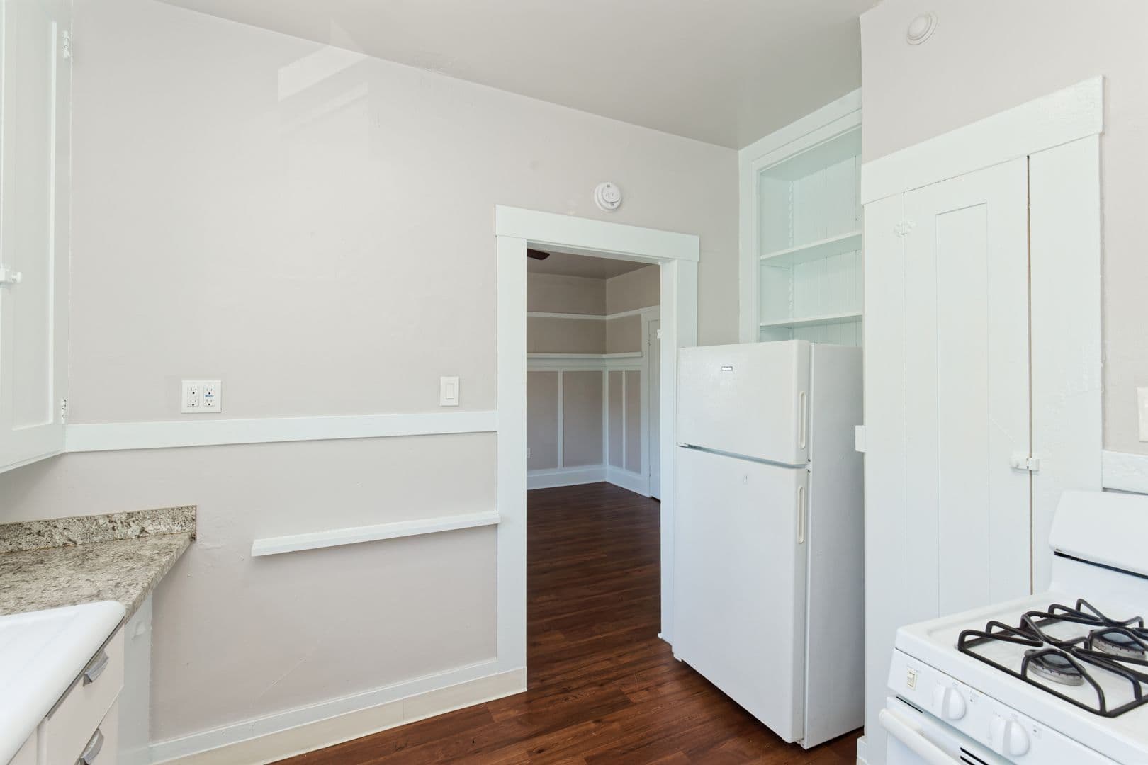 Vallejo Apartment: 807 Sutter St