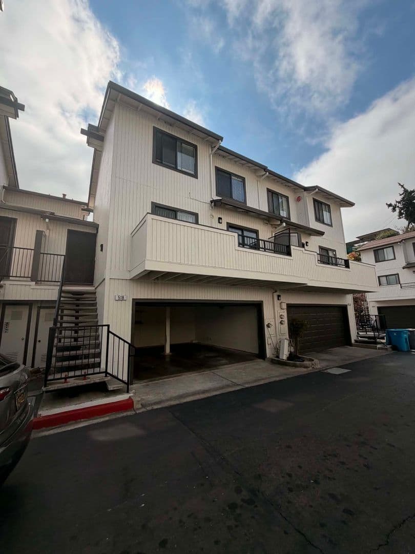 Vallejo House: 1 Frisbie St