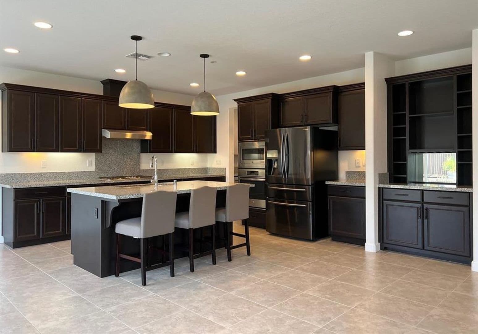 Brentwood House: 635 Auburn Way