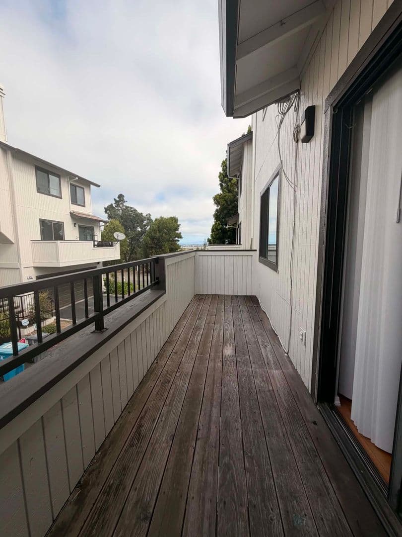 Vallejo House: 1 Frisbie St