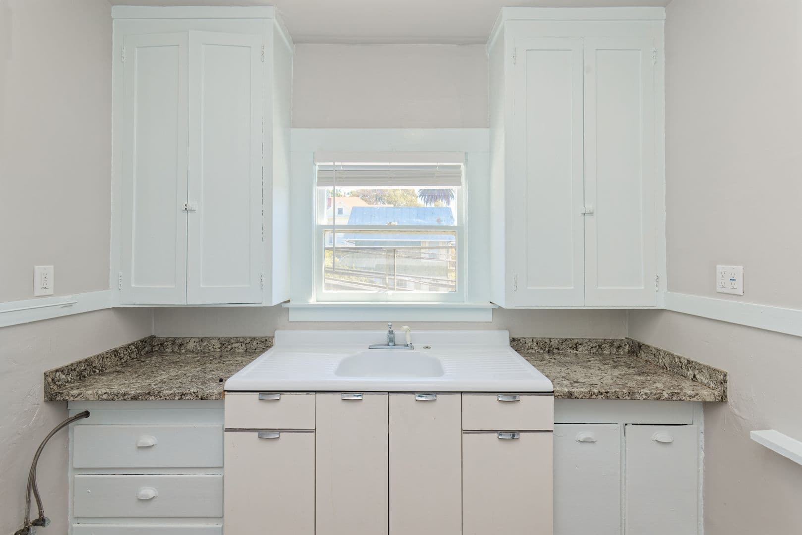 Vallejo Apartment: 807 Sutter St