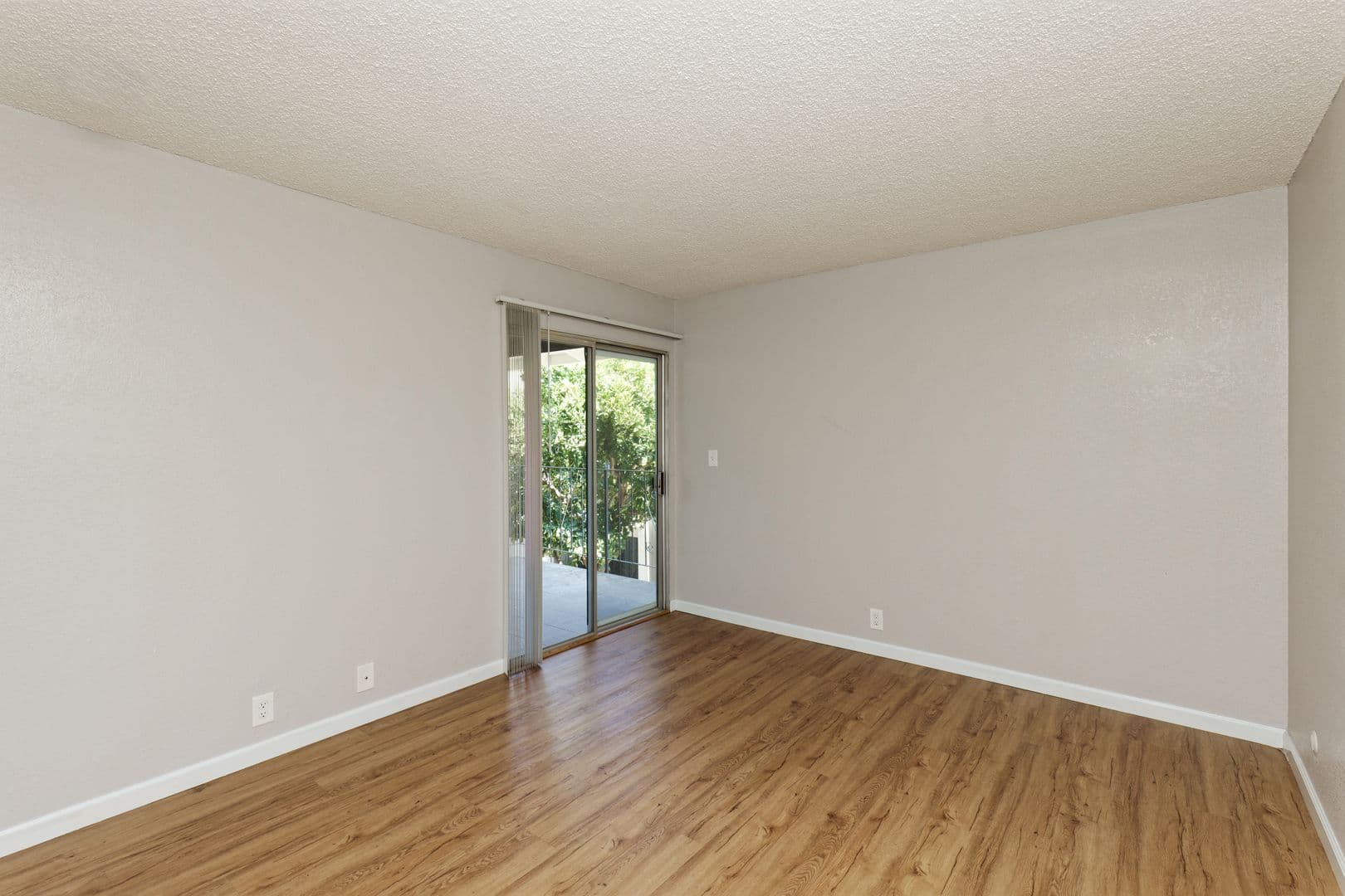 Fairfield Apartment: 195 E. Pacific Ave