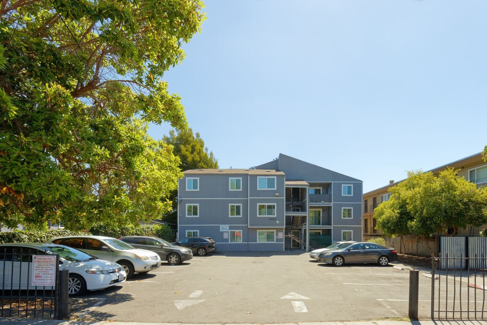 Oakland Apartment: 3024 Fruitvale Ave