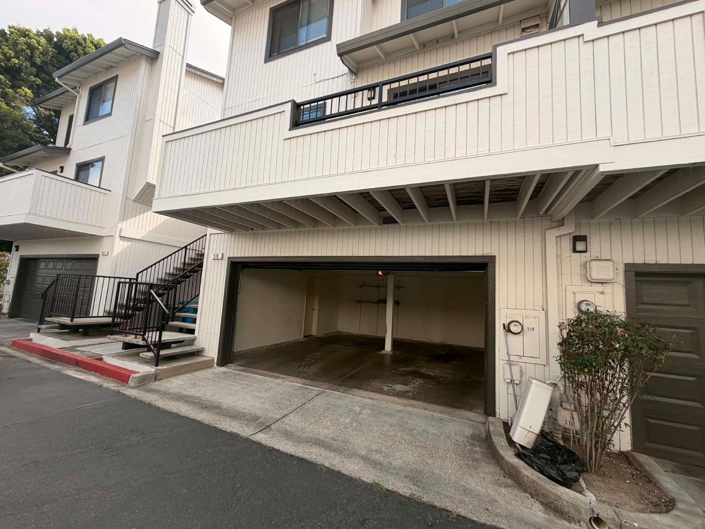 Vallejo House: 1 Frisbie St