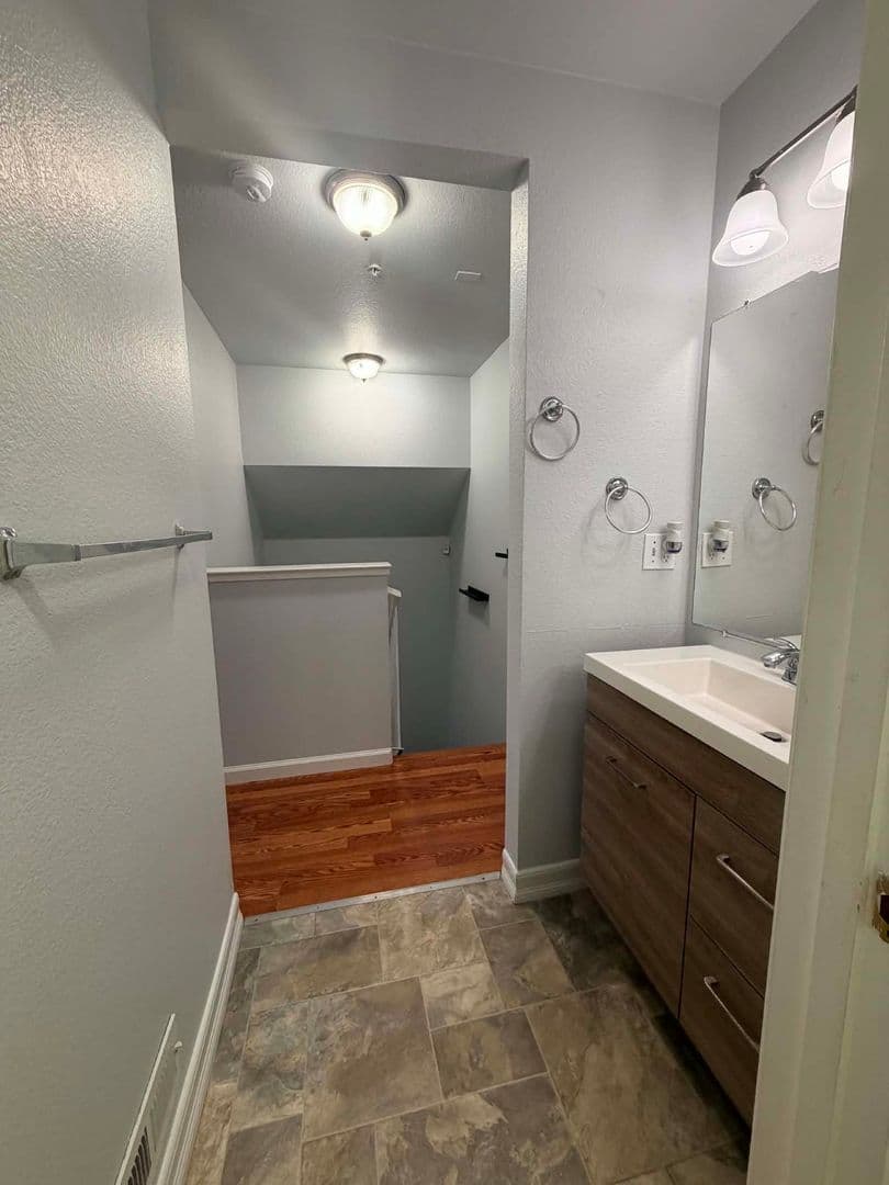 Vallejo House: 1 Frisbie St
