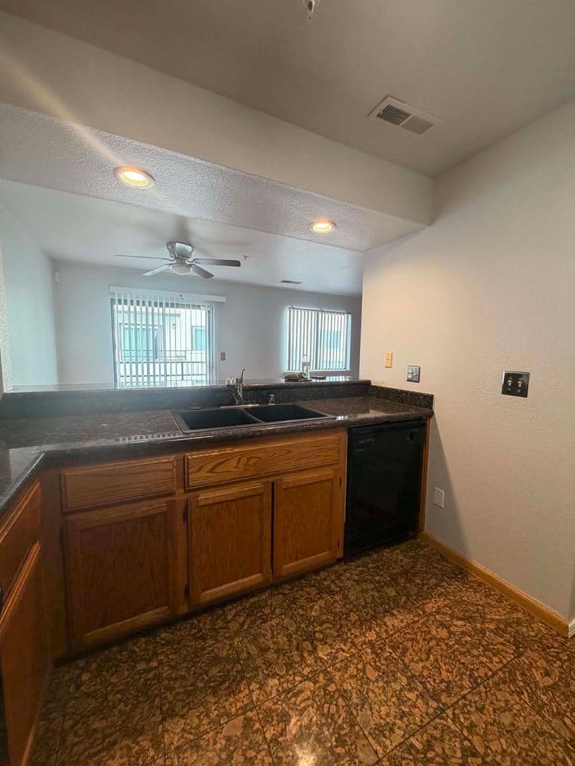 Vallejo House: 1 Frisbie St