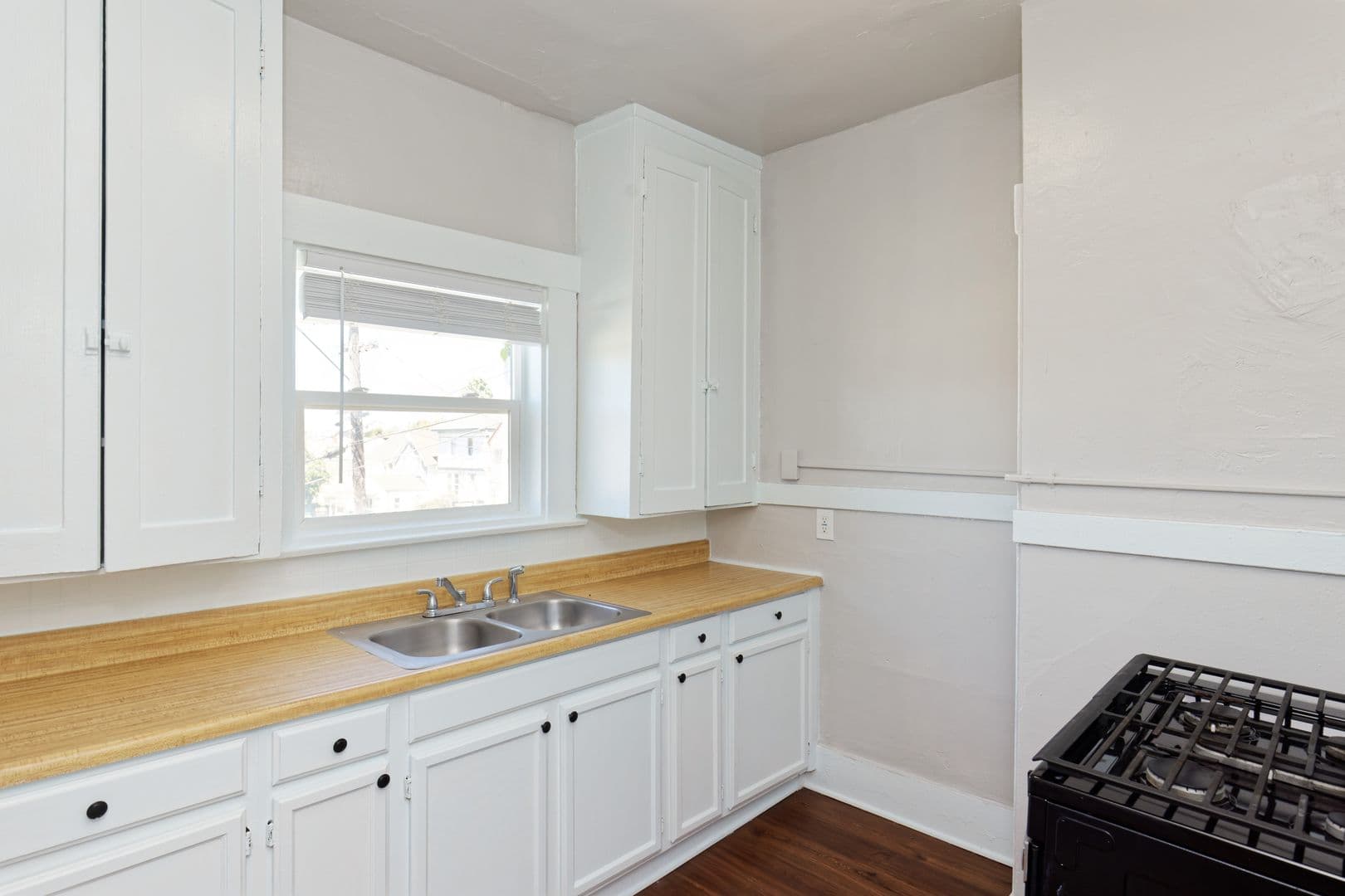 Vallejo Apartment: 807 Sutter St