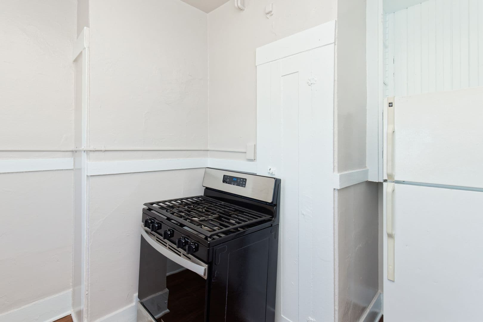 Vallejo Apartment: 807 Sutter St