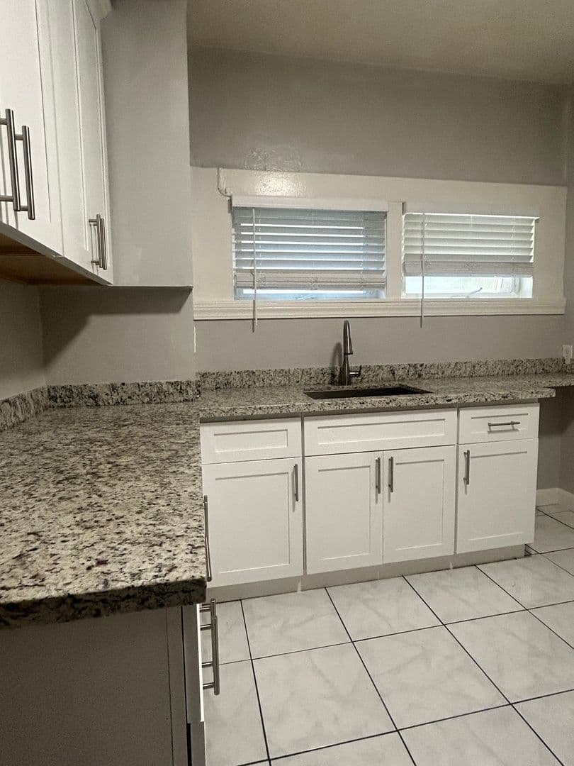 Oakland Apartment: 518 28th Street